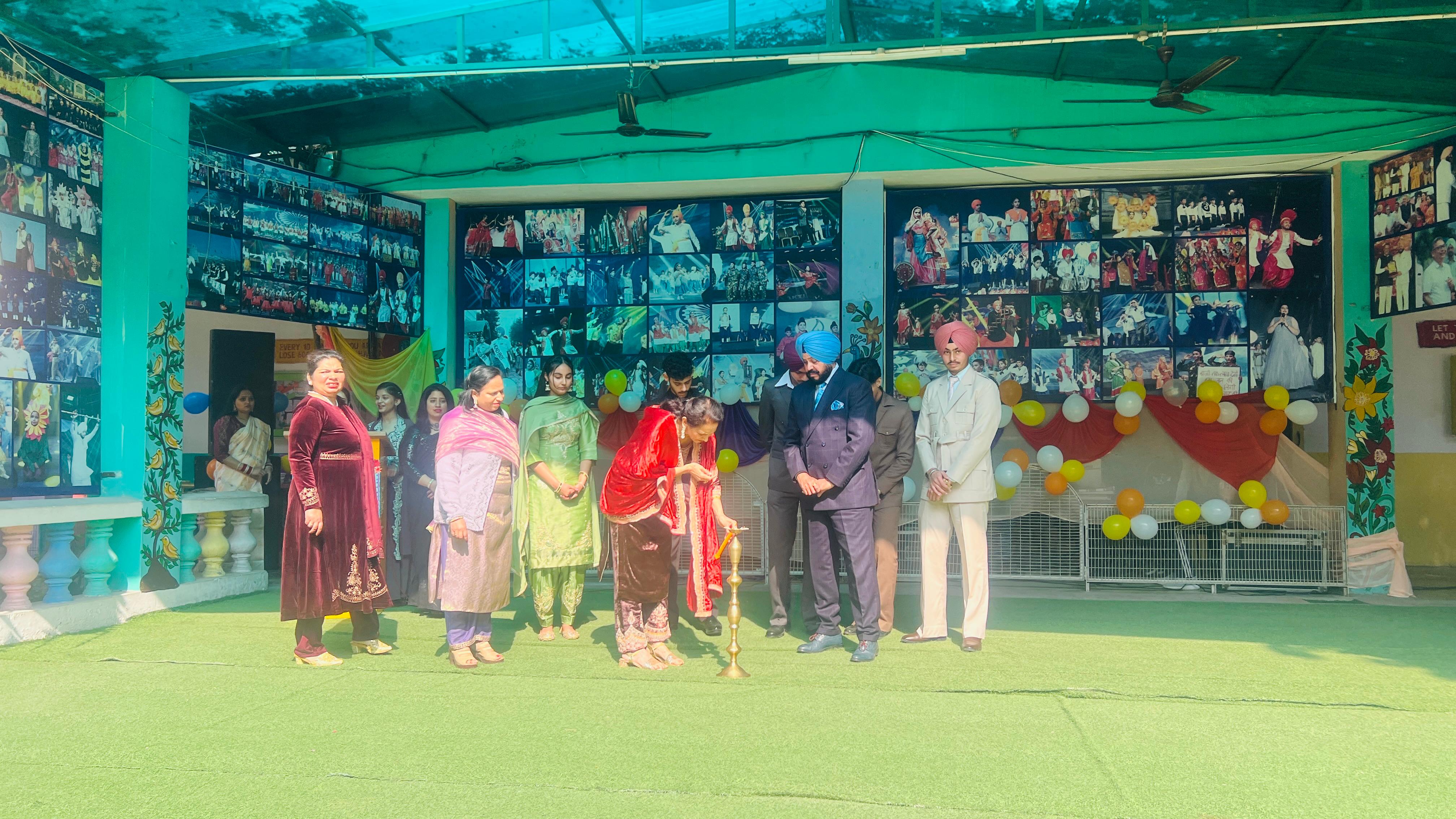 Farewell 2025-26 - Group photo of graduating students